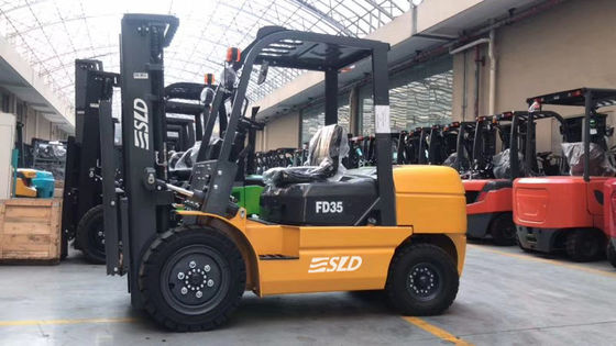 3m FD35 ISUZU 4JGP Engine 3.5 طن رافعة شوكية للإطارات الهوائية