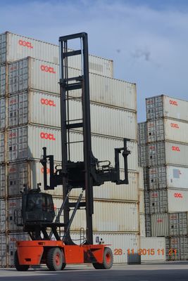 معالجة الحاويات الفارغة الحمراء مع محرك Cummins QSM11-330 / ISO 20-40 معالجة الحاويات