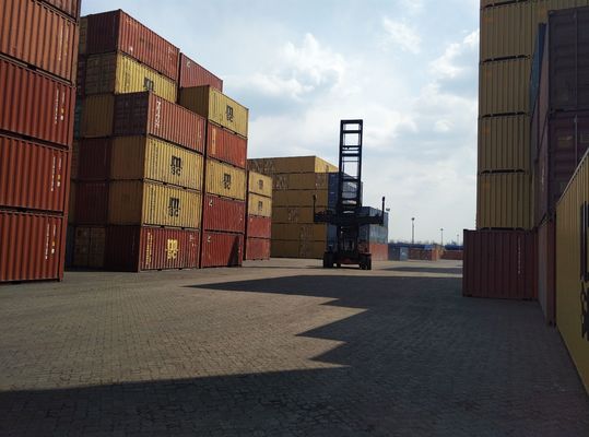 لوجستيك يارد 9000kgs 9t رافعة شوكية فارغة مناولة الحاويات
