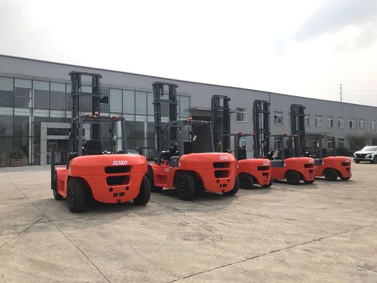 FD70 5m 15000 Lb 7 Ton رافعة شوكية تعمل بالديزل بواسطة الإطارات الصلبة